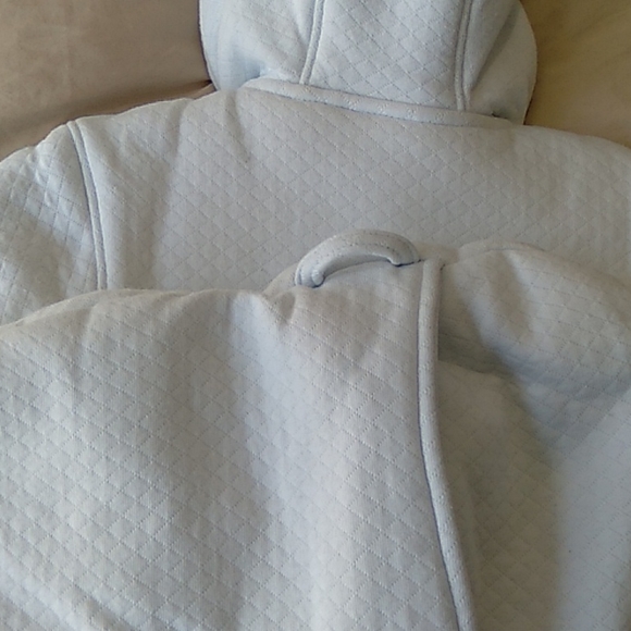 Gorgeous absorba light blue Baby bunting zipper and button closure with hood - Picture 6 of 9